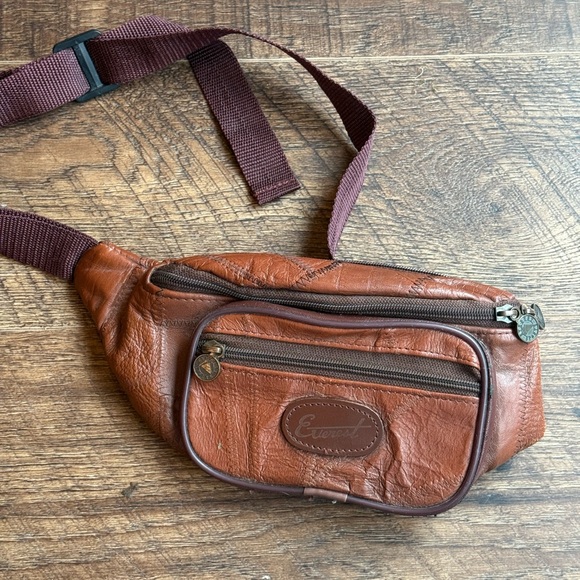 Other - Vintage Brown Leather Waist Bag Fanny Pack